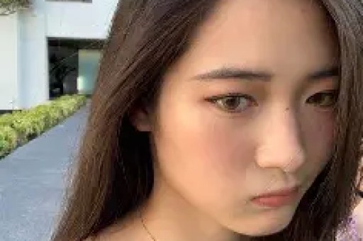 20岁网红与婆婆开撕整容33次流产2次结婚9天就闹着分手