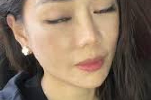 网红丹丹再翻车!印度火车没座位被她夸成一家团圆神设计！