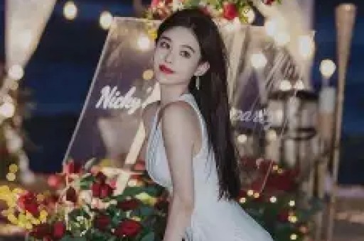“女网红晚晚带货翻车”上热搜网友替她尴尬乱象该管管了